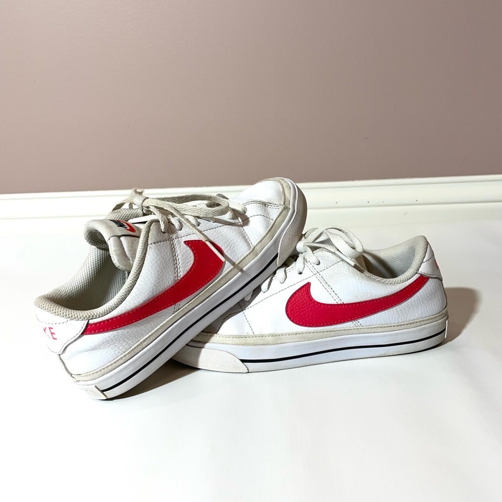 Women’s Court Legacy Nike Shoes size 6.5 pink/white